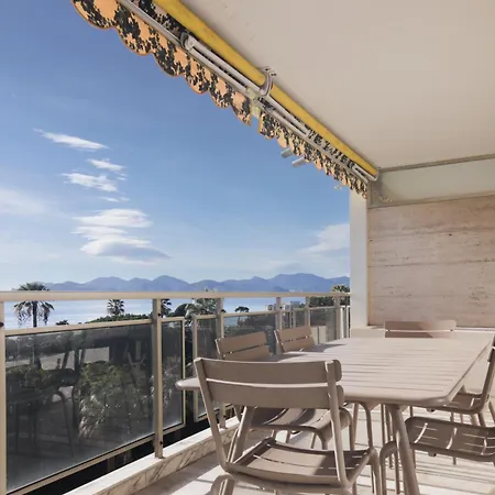 Magnifique Vue Mer, Grande Terrasse Et Piscine * Cannes
